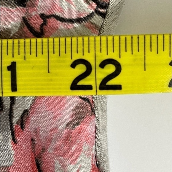 Oh Baby by Motherhood sz lg mixed media tunic gray with a floral print - Picture 4 of 12